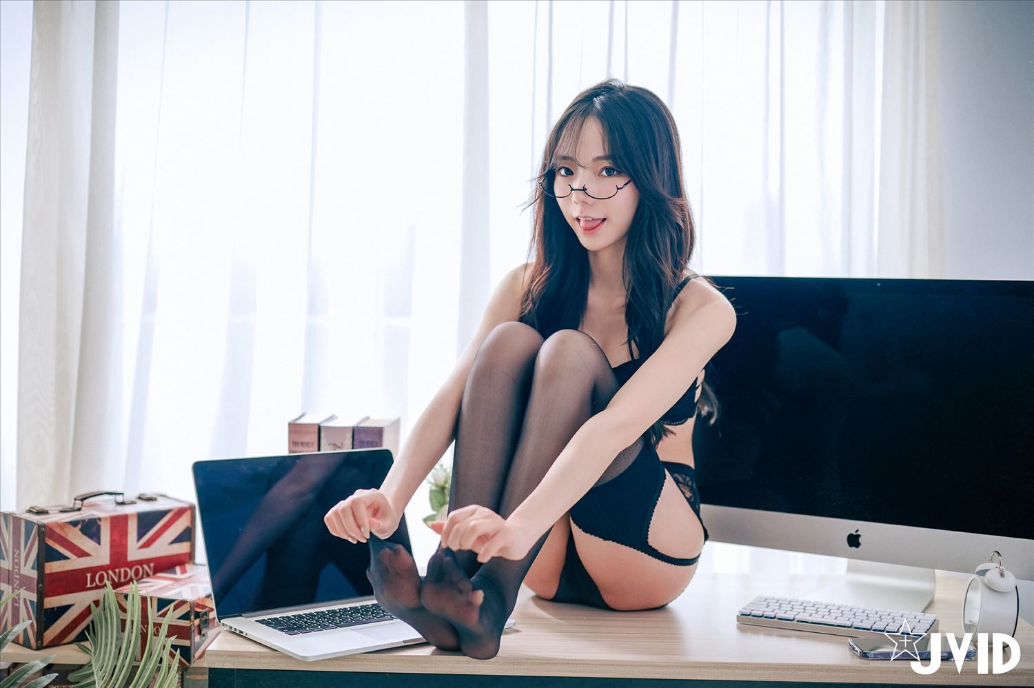 [JVID]  啾啾 - 淫慾小秘書