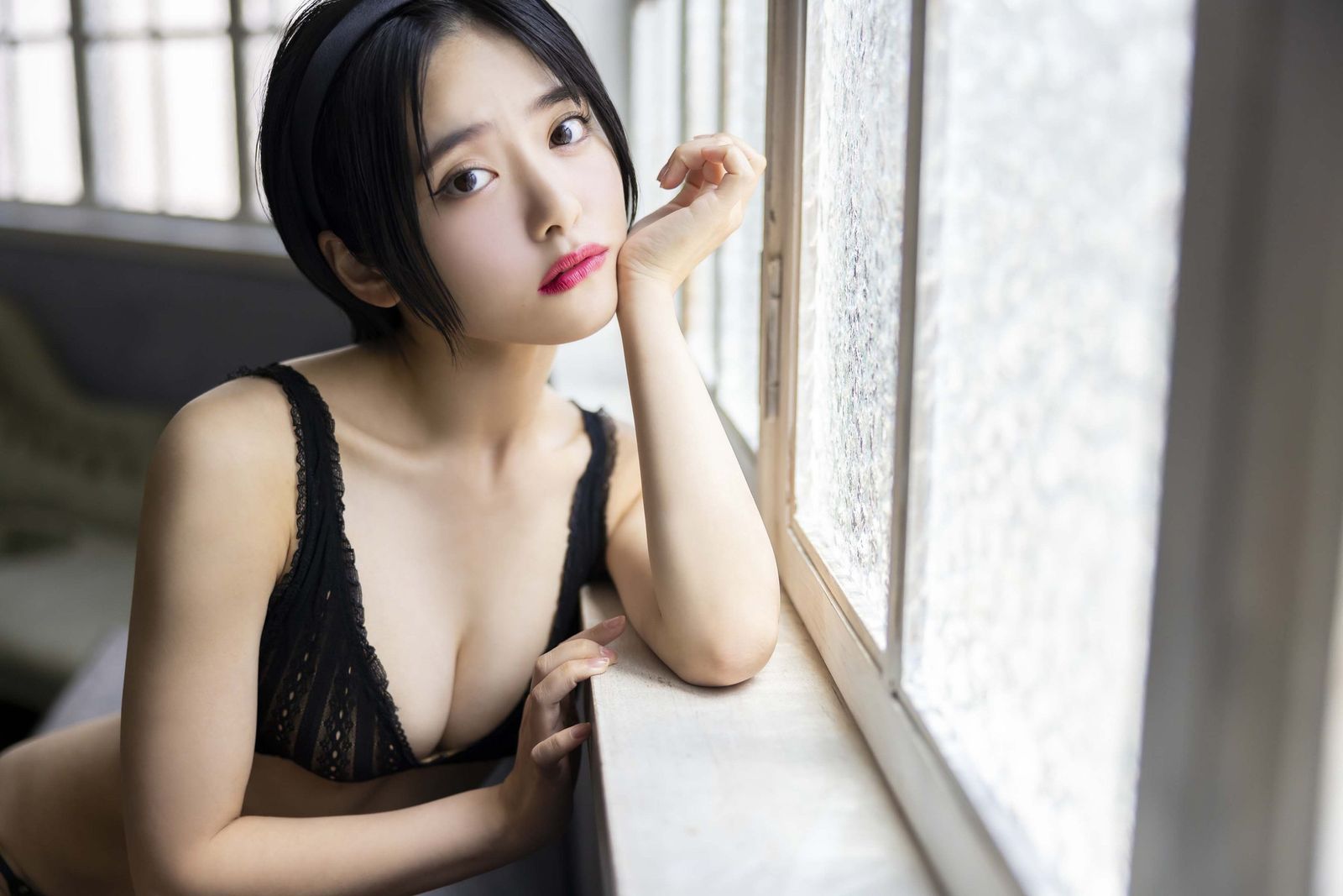 岡田彩夢 写真集 「オトナチュラルの予感」