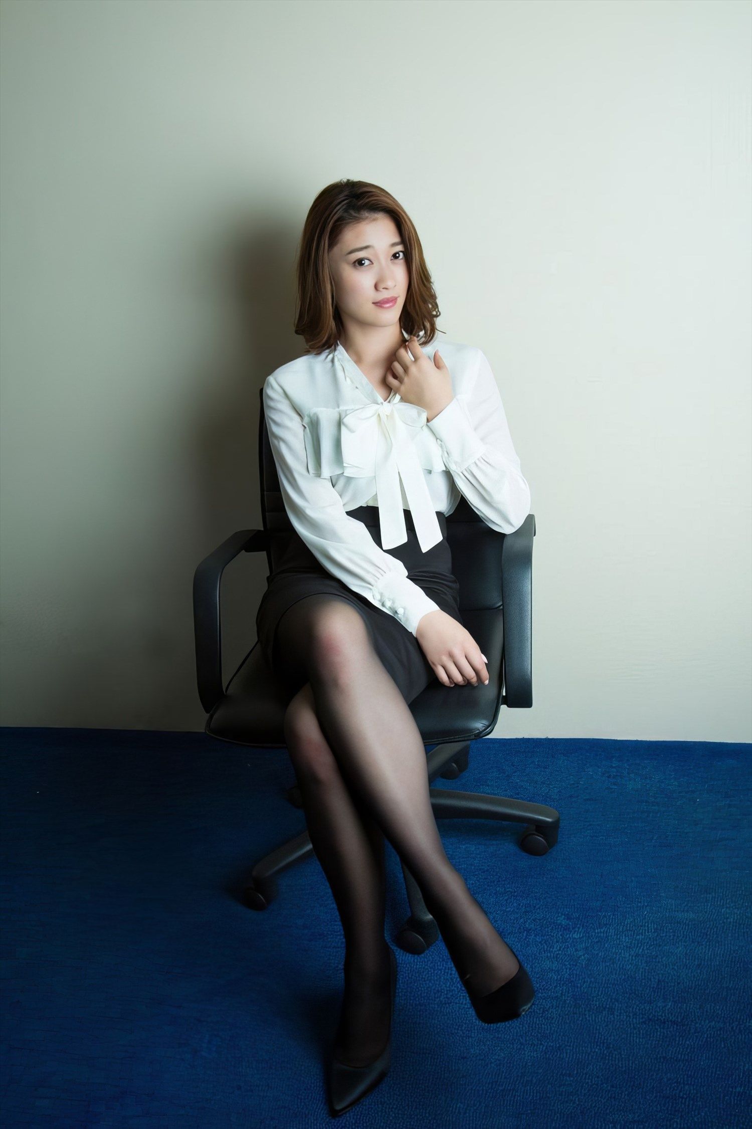 Mikie Hara 原幹恵 – HUG ME