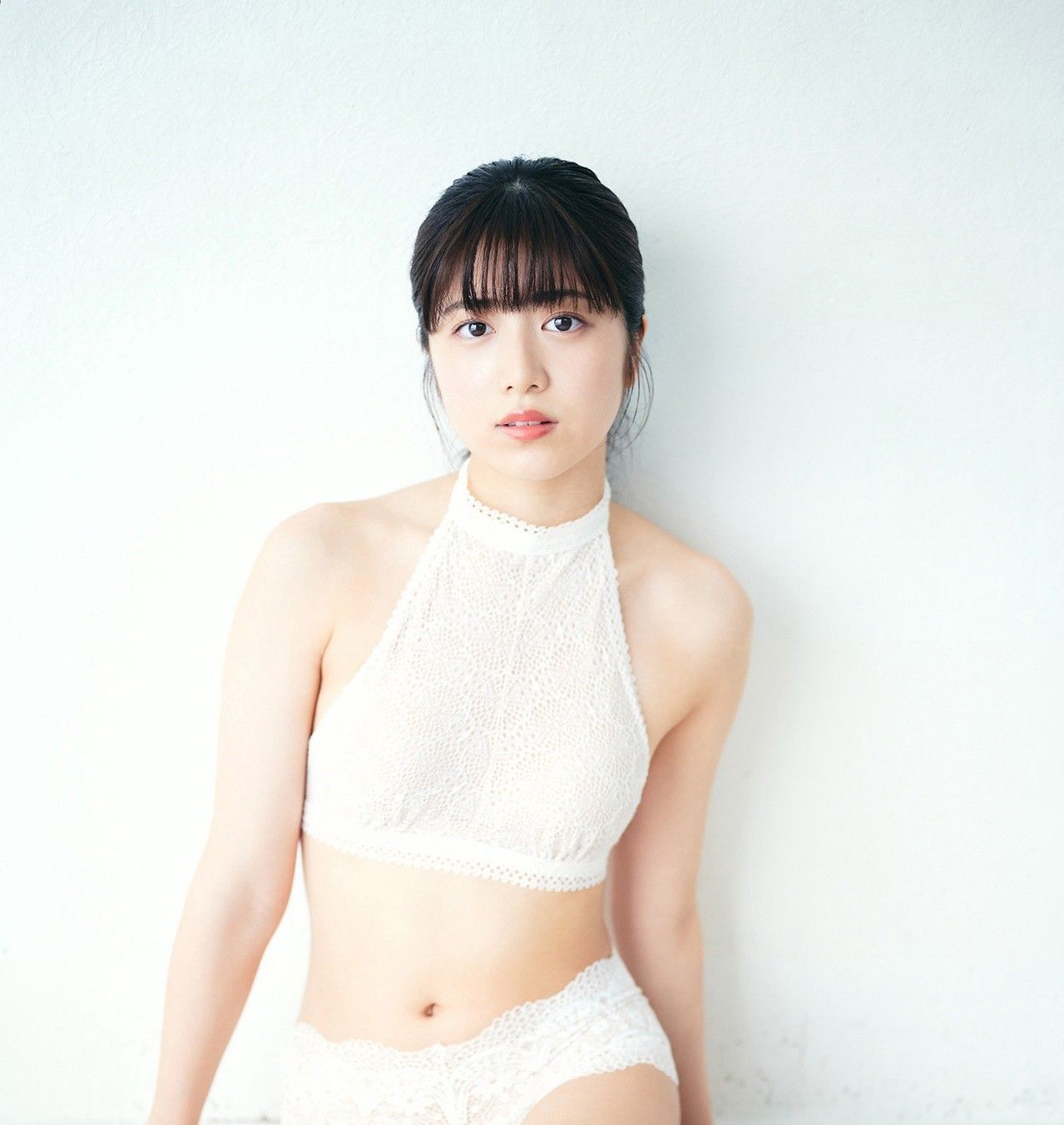 FRIDAY 吉田莉桜写真集 「オトナの色香ｖｏｌ．１」