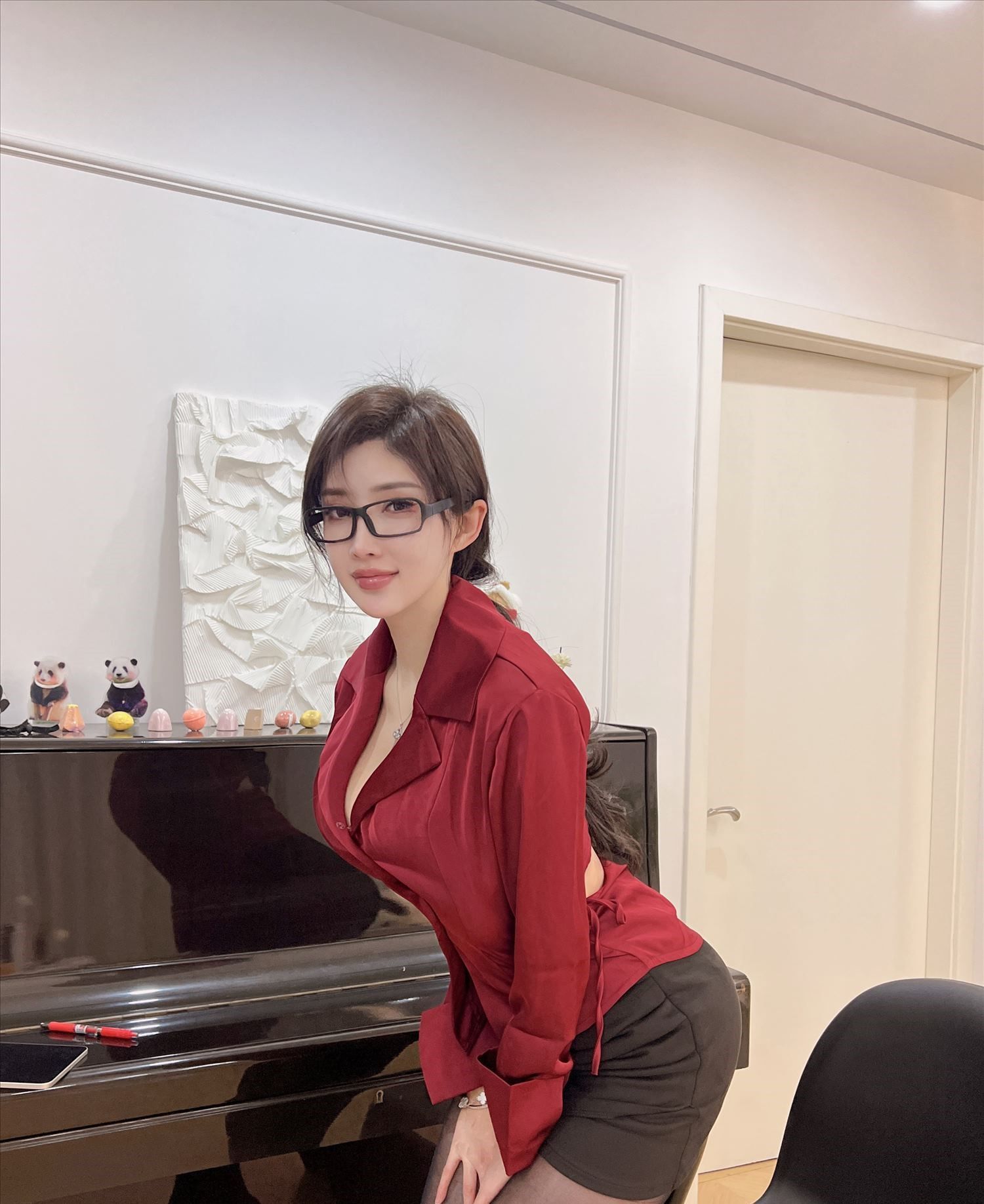 周妍希 - 黑丝钢琴老师