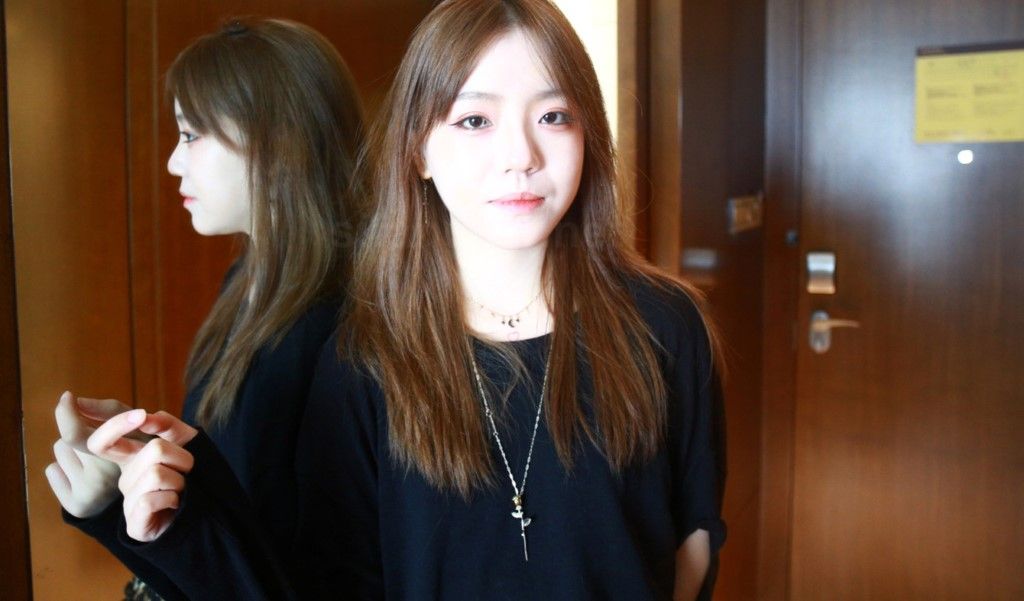 希威社豹纹裙小姐姐