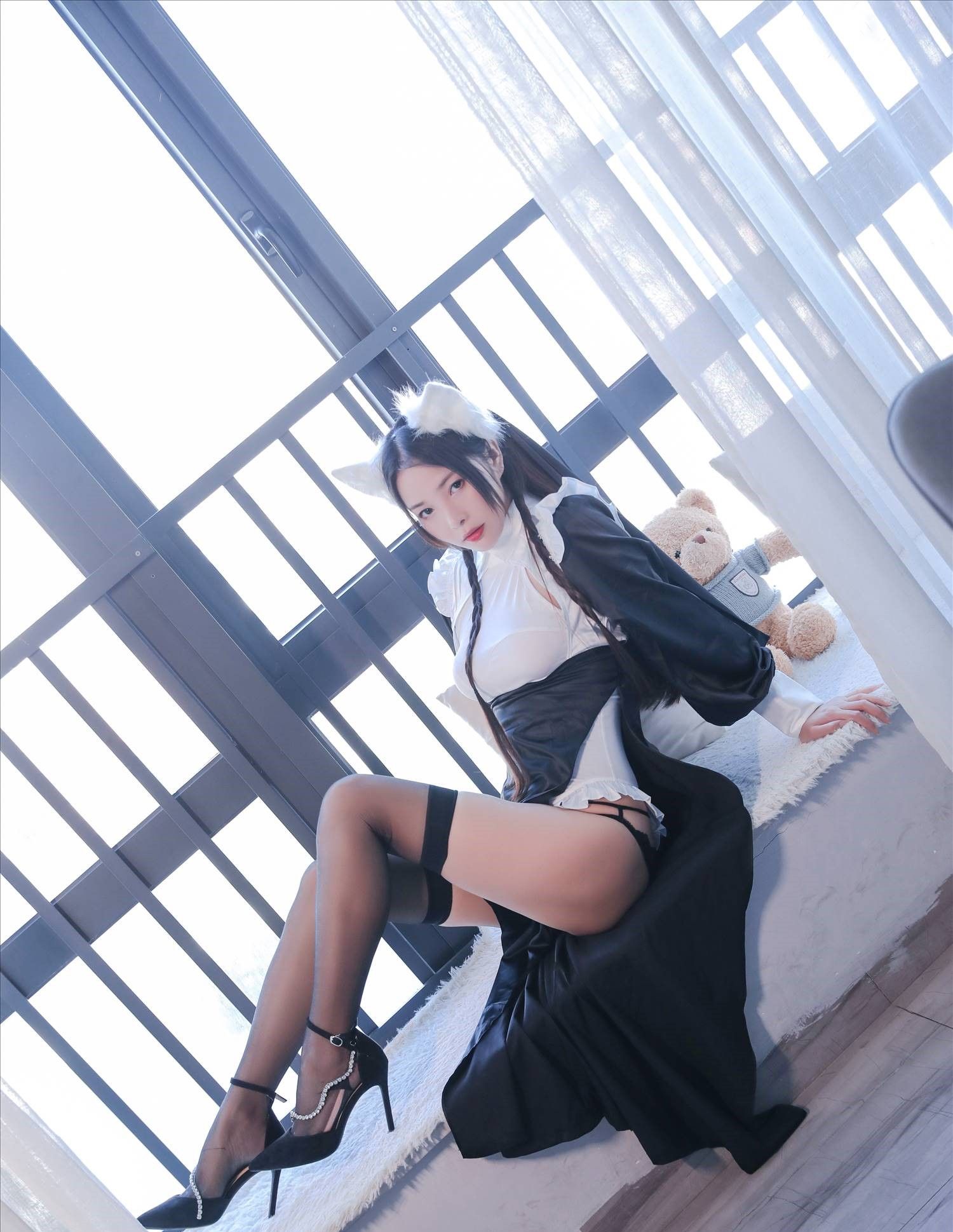 苏嫣嫣阿姨 – 修女