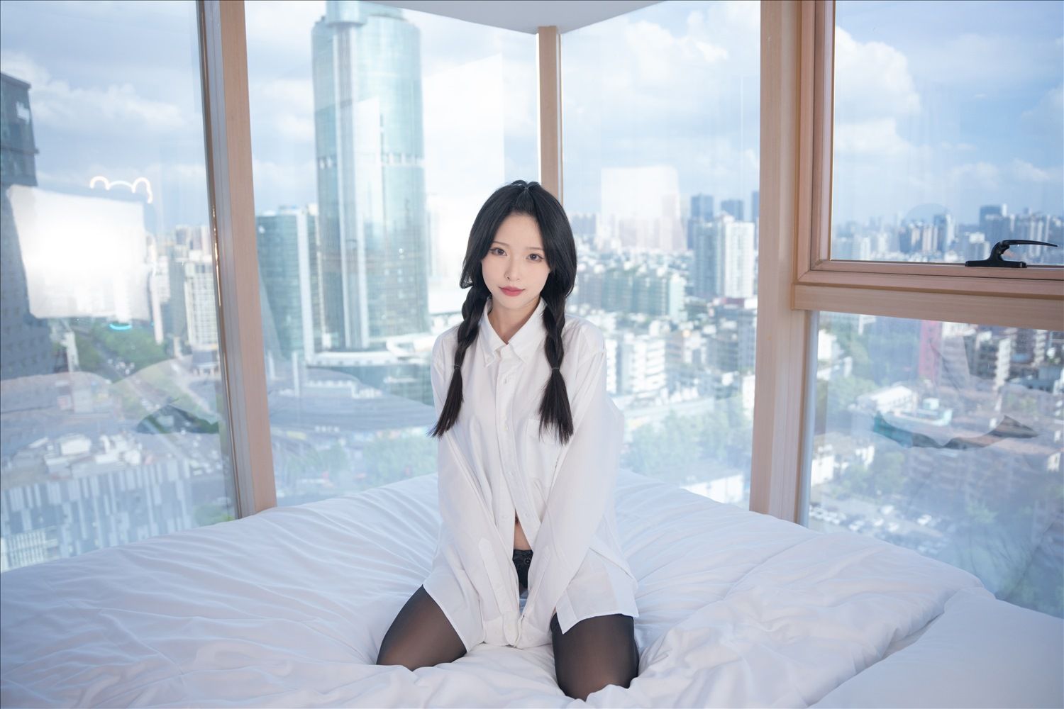 清水由乃  - 衬衣