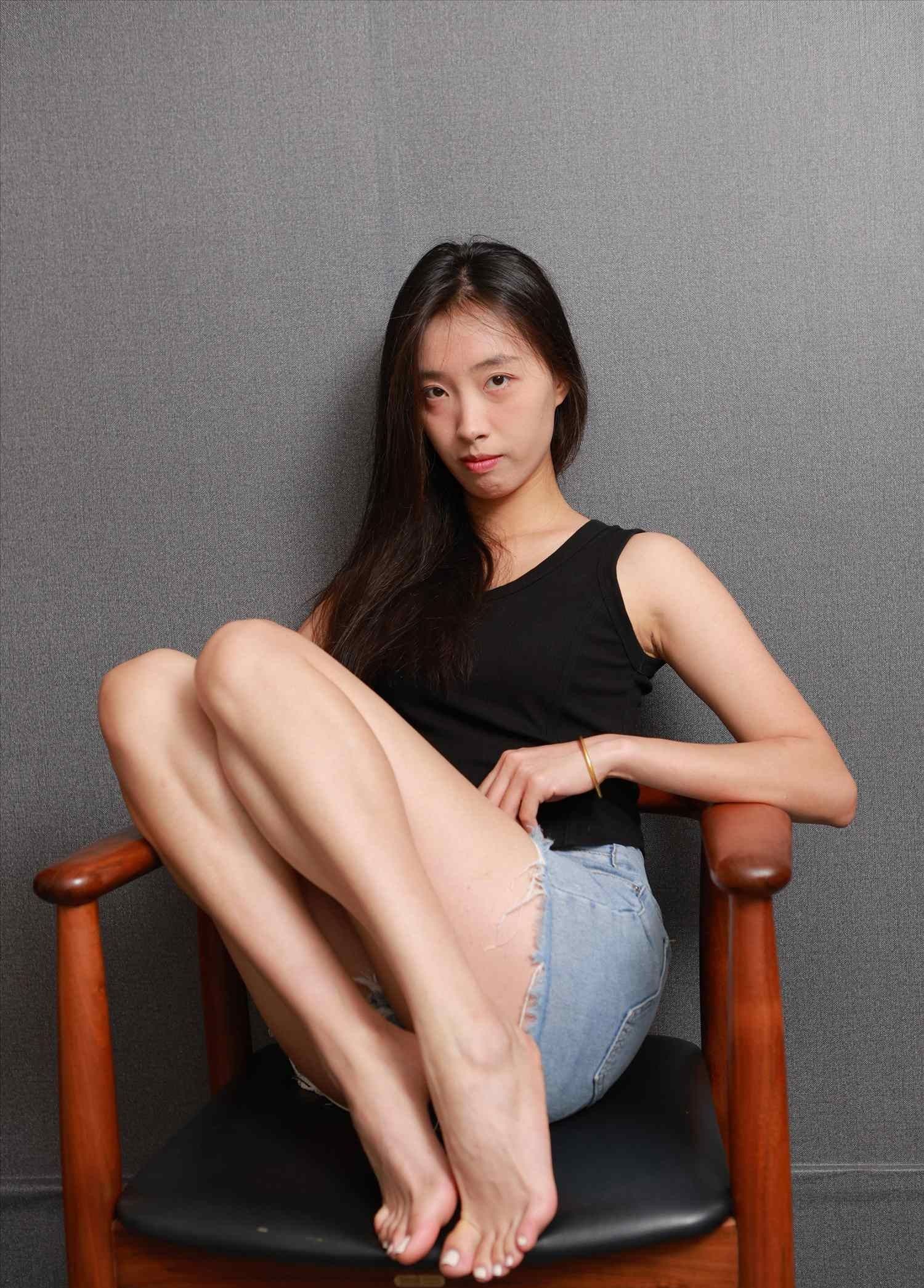 IESS异思趣向 小九 裸足特工