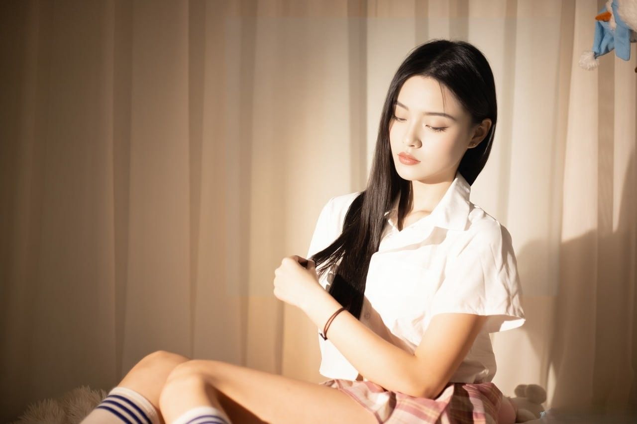 【大学生私房拍摄】高颜值大一学妹大尺度私拍（7）